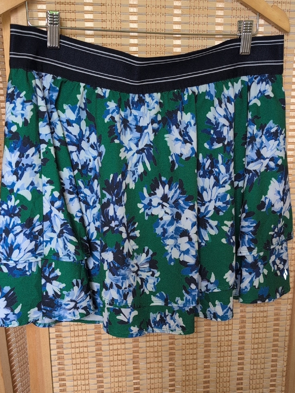 Skechers Green Floral Golf/Skater Skirt with Blue & White Blooms